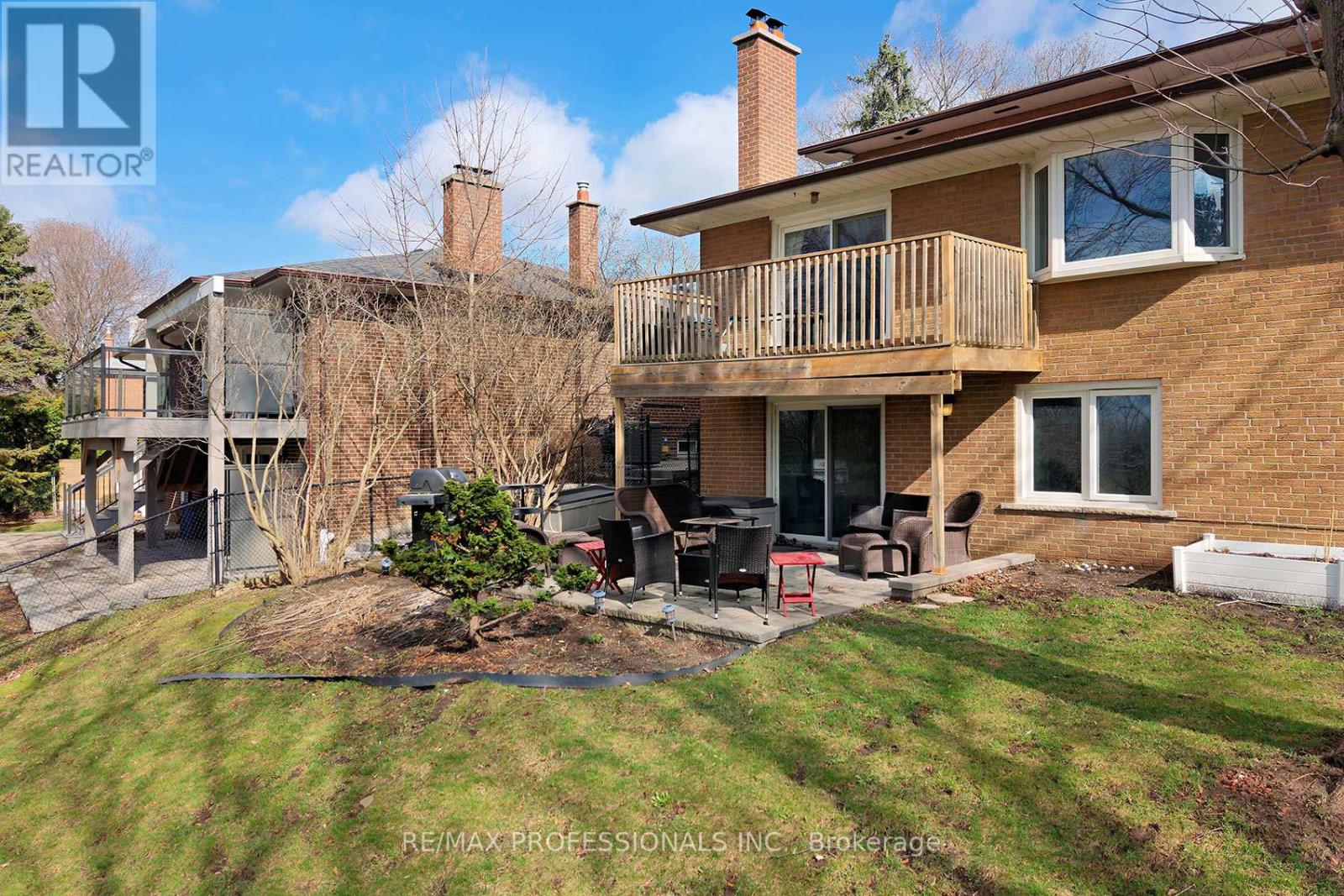 315 Markland Drive, Toronto, Ontario  M9C 1R4 - Photo 41 - W12970702