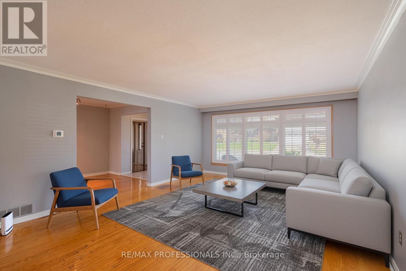 315 Markland Drive, Toronto, Ontario  M9C 1R4 - Photo 8 - W12970702