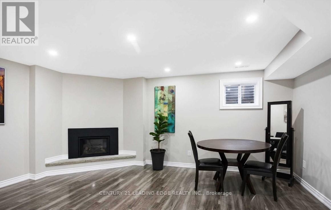 125 Ashridge Court, Mississauga, Ontario  L4Z 1K5 - Photo 2 - W12970724