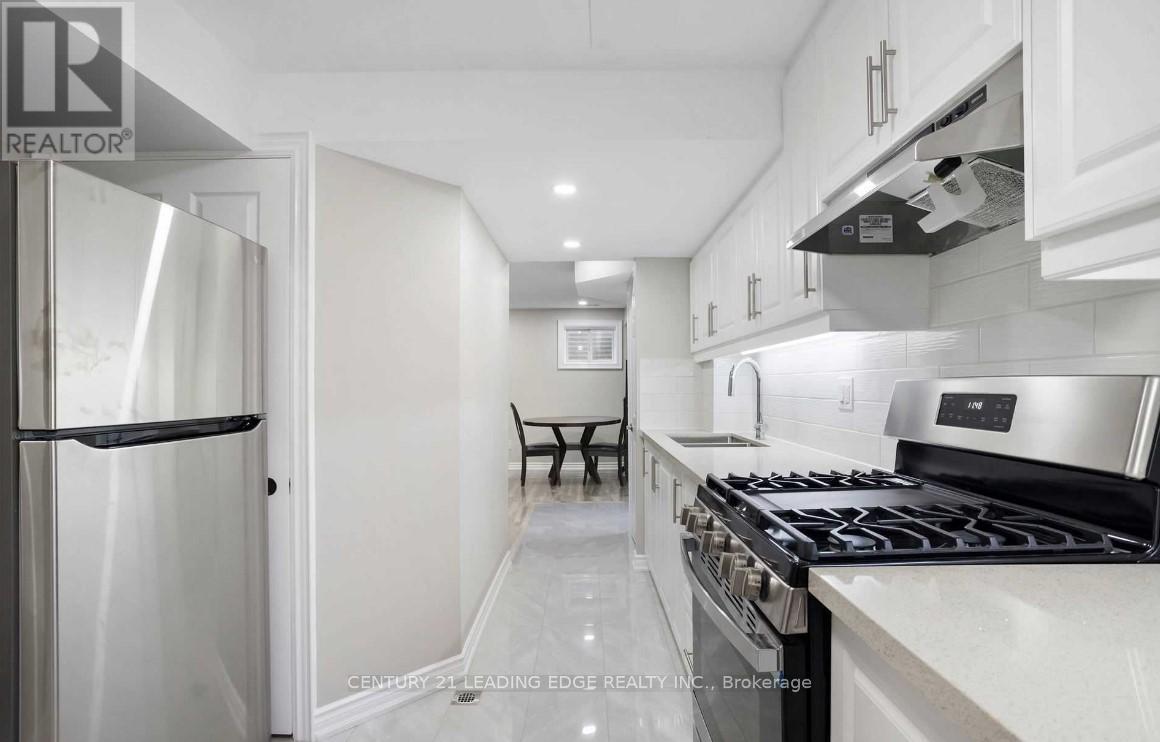 125 Ashridge Court, Mississauga, Ontario  L4Z 1K5 - Photo 5 - W12970724