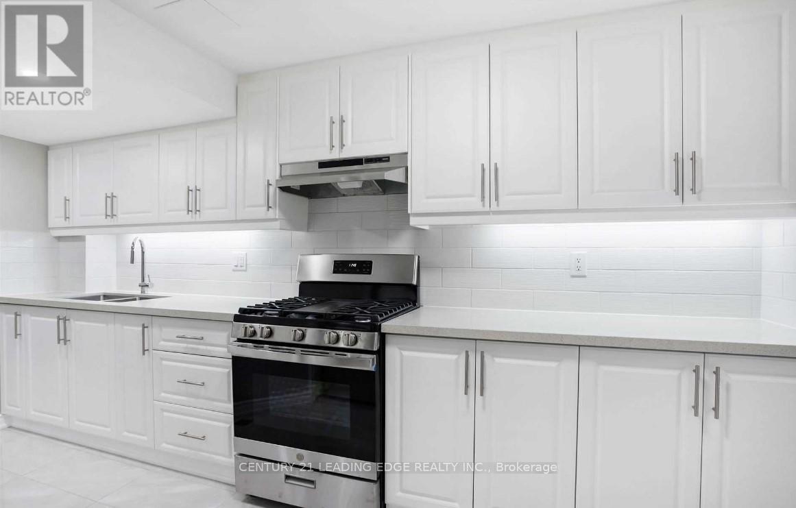 125 Ashridge Court, Mississauga, Ontario  L4Z 1K5 - Photo 6 - W12970724