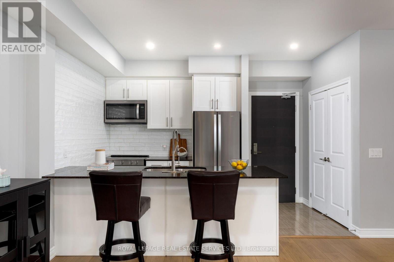 212 - 2370 Khalsa Gate, Oakville, Ontario  L6M 1P5 - Photo 7 - W12970730