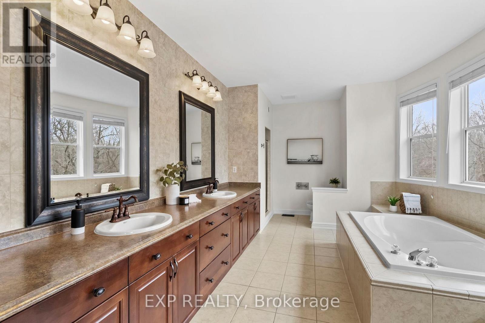 106 Arborglen Drive, Halton Hills, Ontario  L7G 6L4 - Photo 34 - W12970752