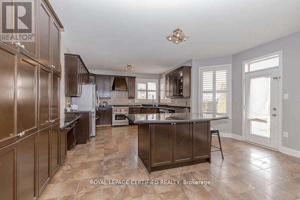 13 Chinzan Way S, Brampton, Ontario  L6X 0W6 - Photo 10 - W12970756