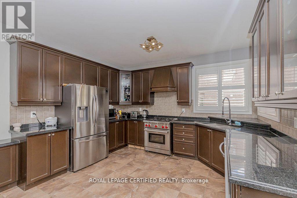 13 Chinzan Way S, Brampton, Ontario  L6X 0W6 - Photo 11 - W12970756