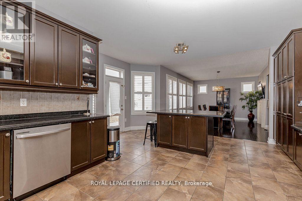 13 Chinzan Way S, Brampton, Ontario  L6X 0W6 - Photo 12 - W12970756