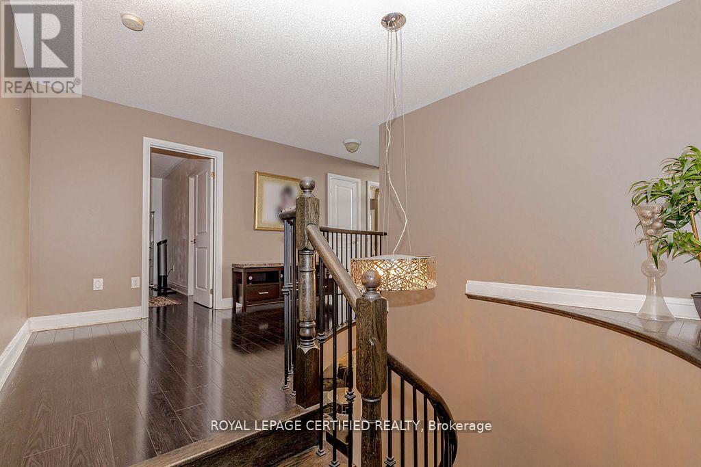 13 Chinzan Way S, Brampton, Ontario  L6X 0W6 - Photo 17 - W12970756