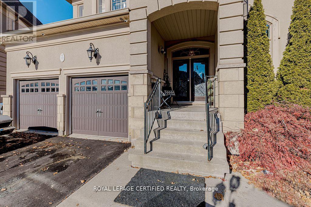 13 Chinzan Way S, Brampton, Ontario  L6X 0W6 - Photo 3 - W12970756
