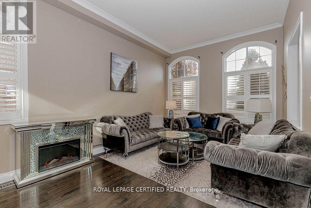 13 Chinzan Way S, Brampton, Ontario  L6X 0W6 - Photo 5 - W12970756