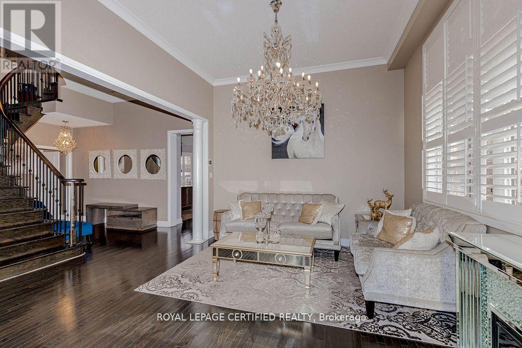 13 Chinzan Way S, Brampton, Ontario  L6X 0W6 - Photo 7 - W12970756