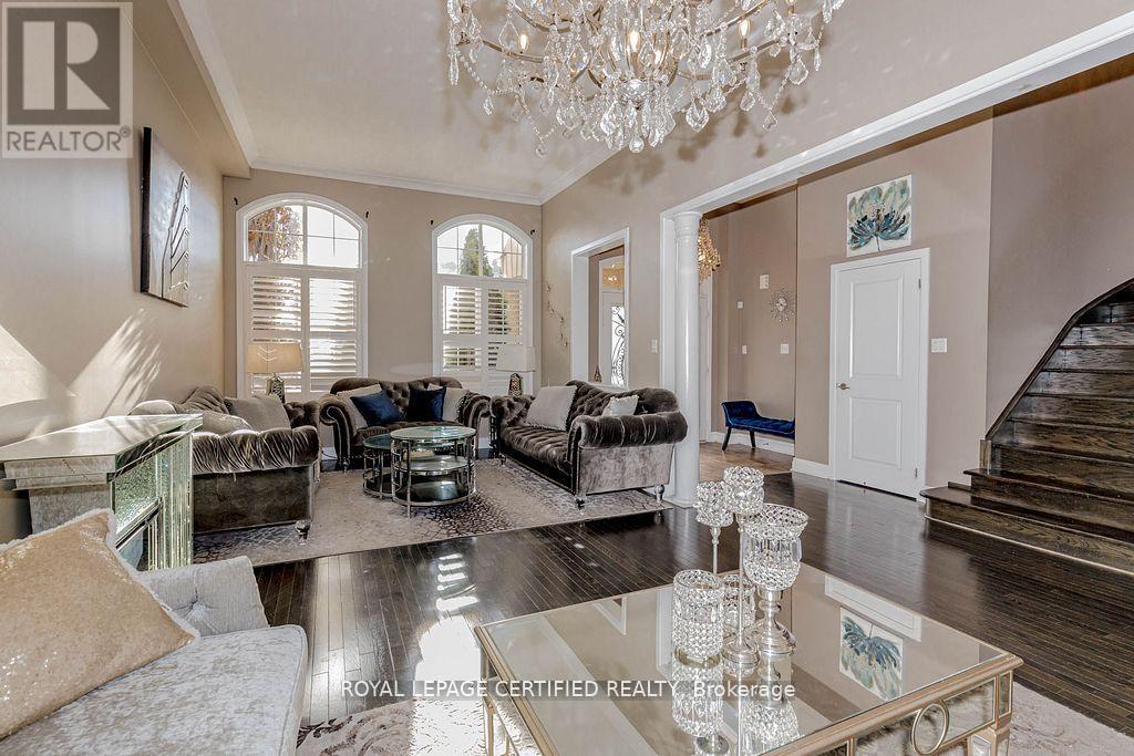 13 Chinzan Way S, Brampton, Ontario  L6X 0W6 - Photo 8 - W12970756