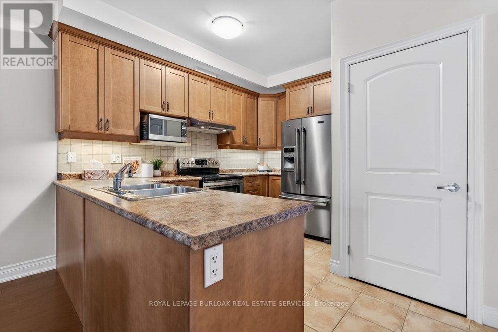 157 - 2120 Itabashi Way, Burlington, Ontario  L7M 0V3 - Photo 15 - W12970762