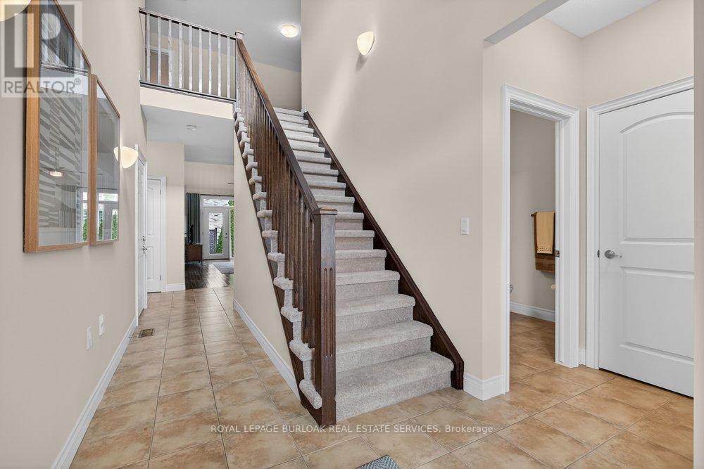 157 - 2120 Itabashi Way, Burlington, Ontario  L7M 0V3 - Photo 4 - W12970762