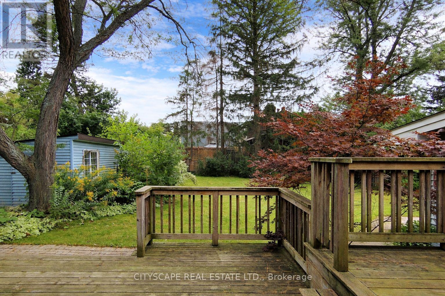 324 Wendy Lane, Oakville, Ontario  L6L 4R1 - Photo 11 - W12970768