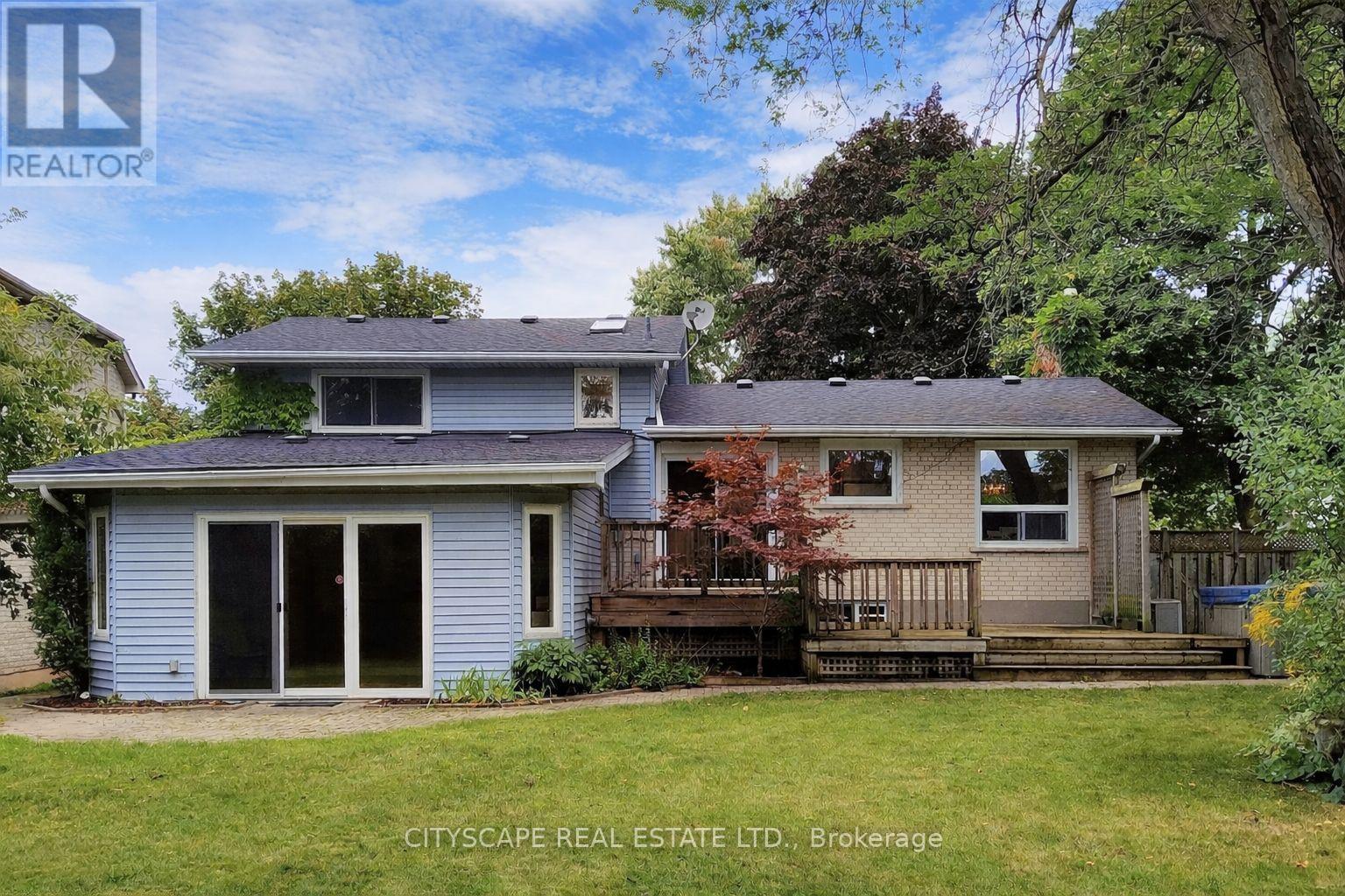 324 Wendy Lane, Oakville, Ontario  L6L 4R1 - Photo 8 - W12970768