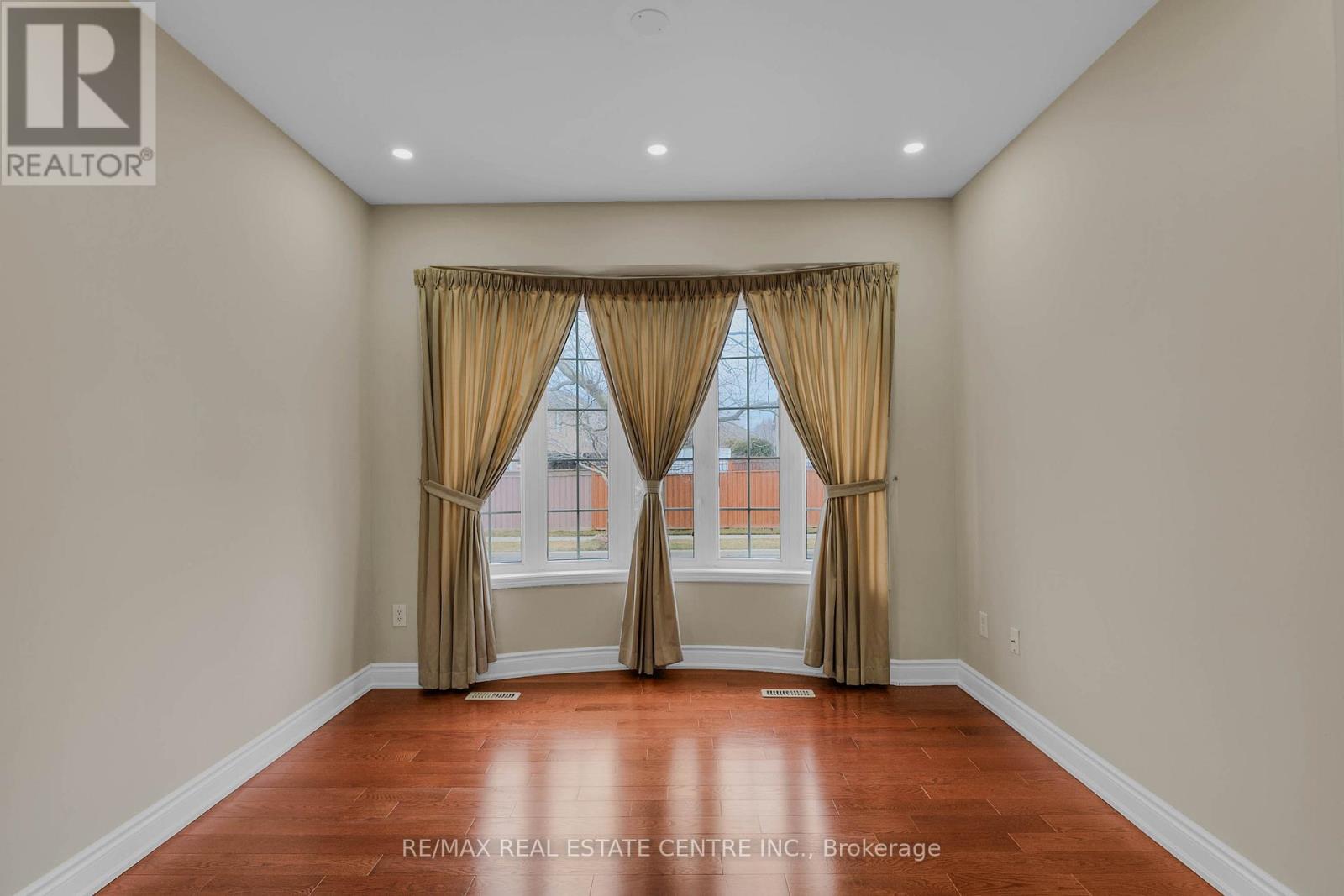 706 Maddocks Trail, Milton, Ontario  L9T 0E1 - Photo 11 - W12970788