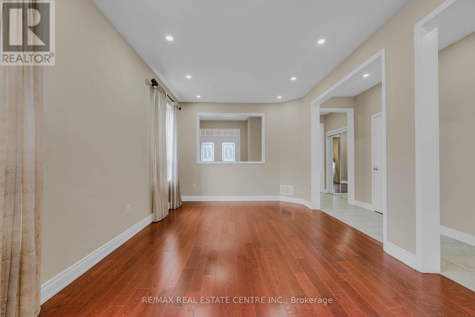 706 Maddocks Trail, Milton, Ontario  L9T 0E1 - Photo 13 - W12970788