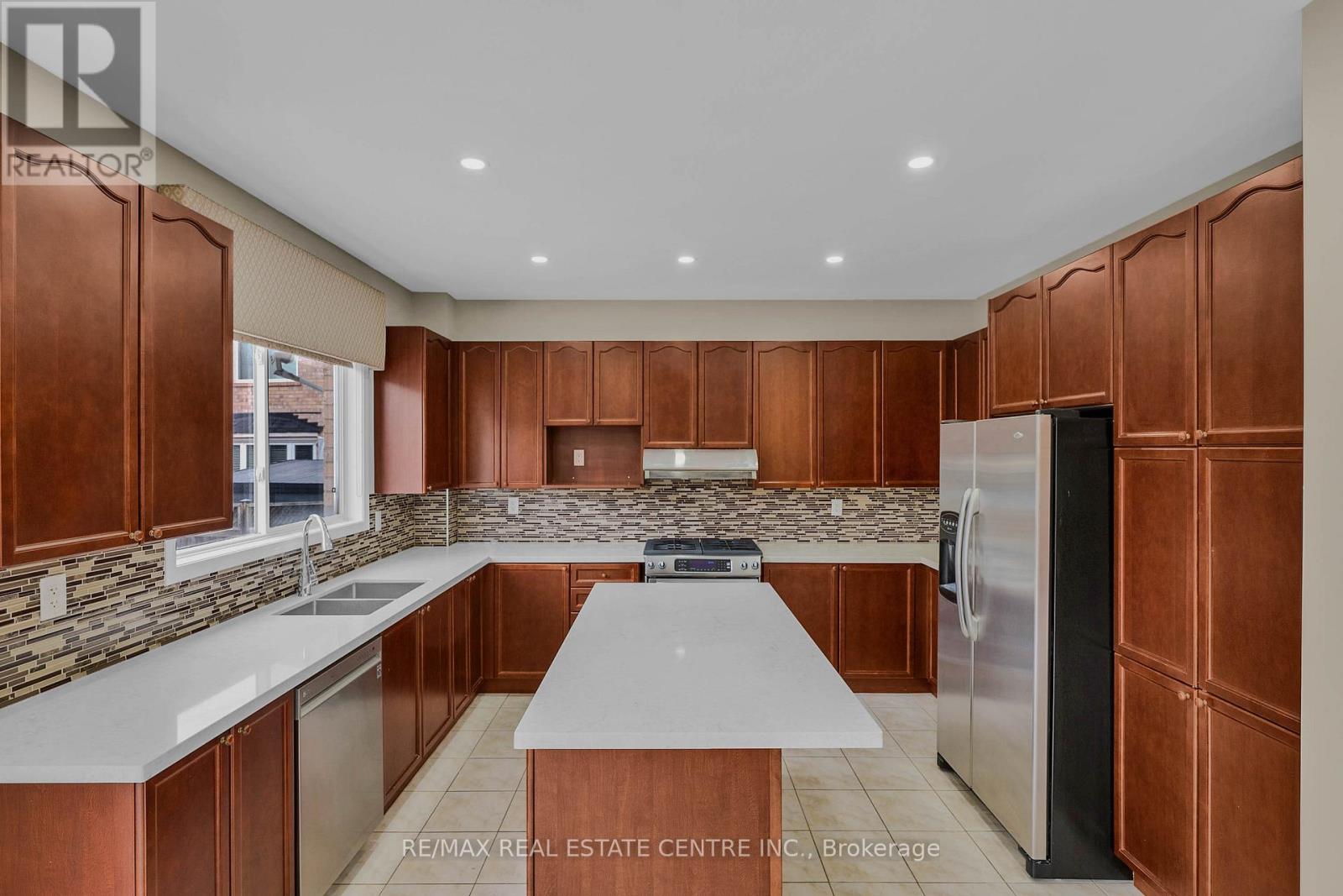 706 Maddocks Trail, Milton, Ontario  L9T 0E1 - Photo 20 - W12970788