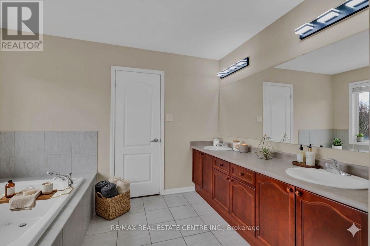 706 Maddocks Trail, Milton, Ontario  L9T 0E1 - Photo 27 - W12970788