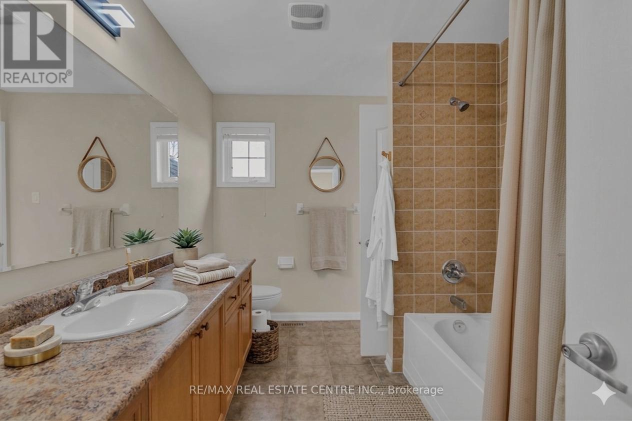 706 Maddocks Trail, Milton, Ontario  L9T 0E1 - Photo 31 - W12970788