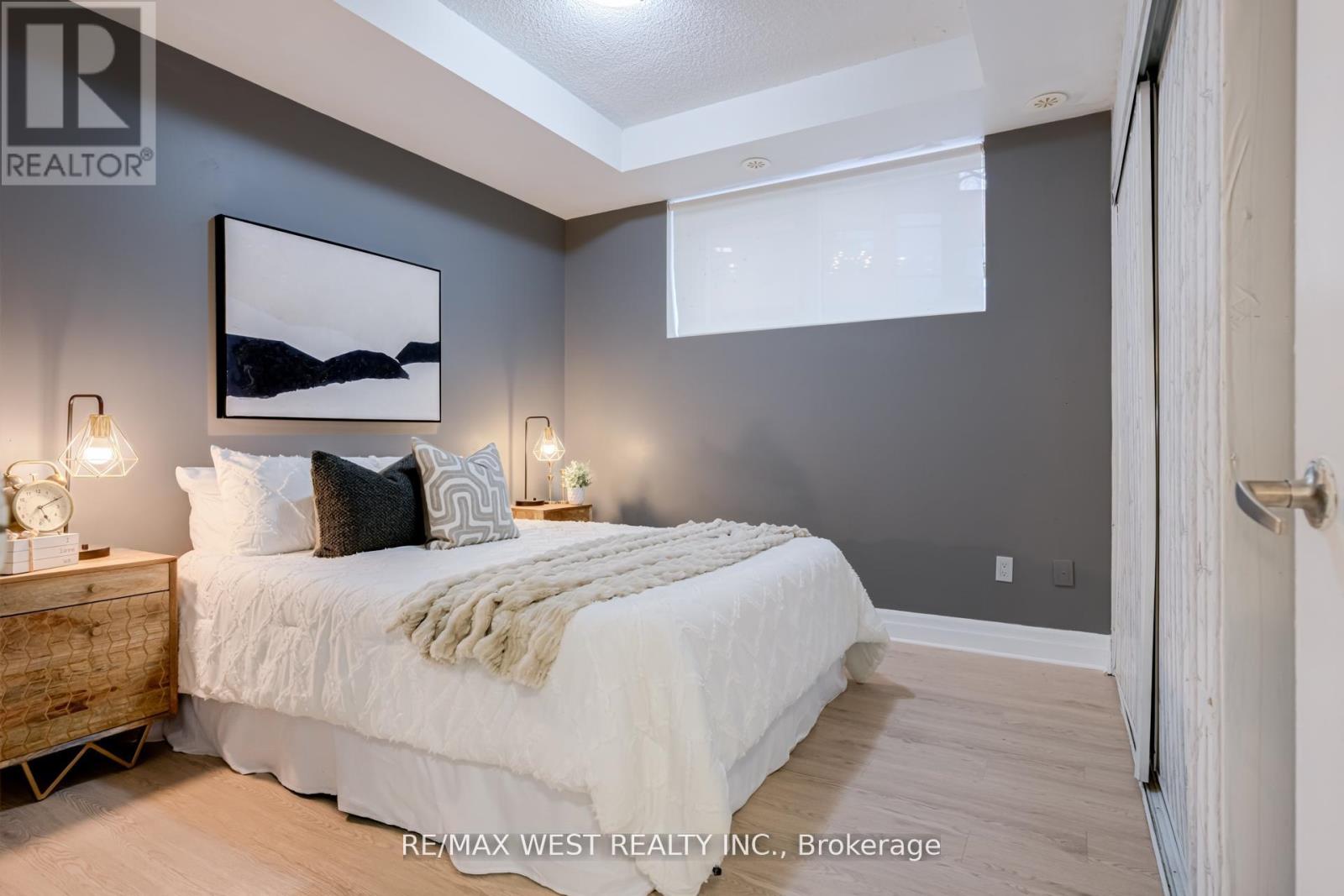 101 - 45 Sousa Mendes Street, Toronto, Ontario  M6P 0A7 - Photo 9 - W12970824