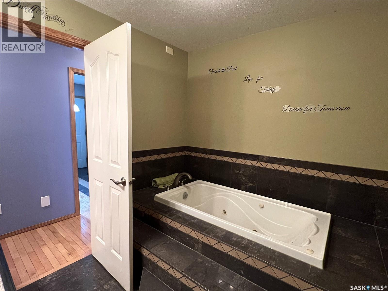 401 2nd Street Nw, Goodsoil, Saskatchewan  S0M 1A0 - Photo 16 - SK032294