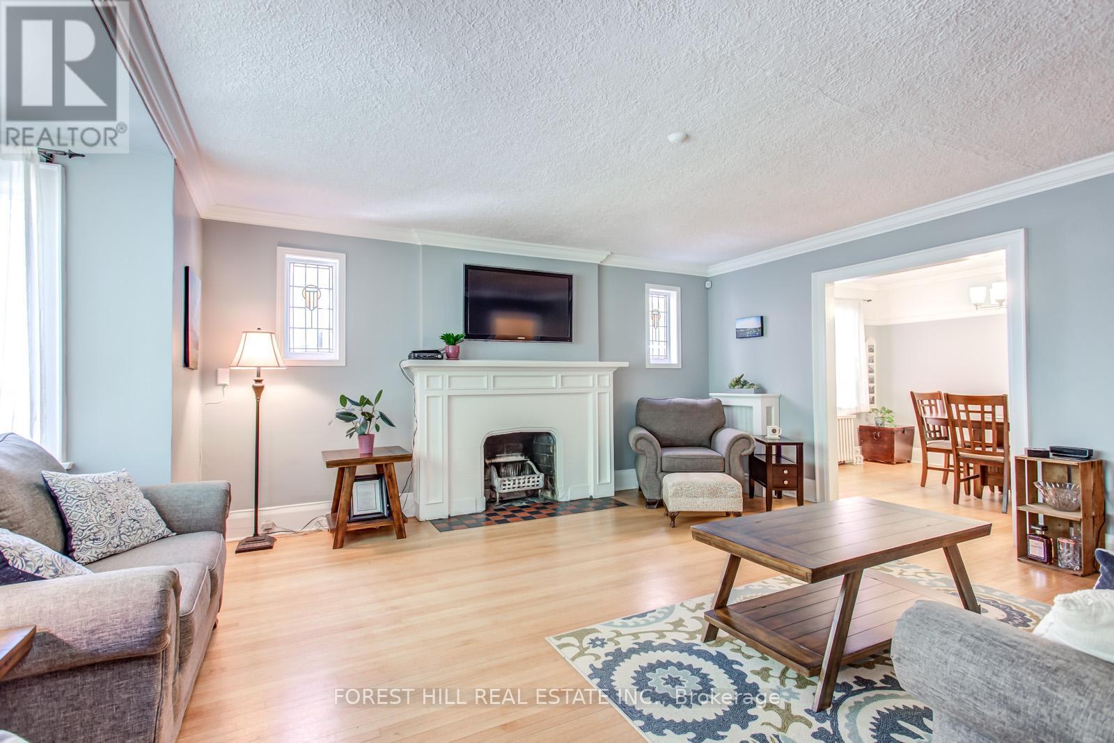 Main Fl - 73 Braemar Avenue, Toronto, Ontario  M5P 7L3 - Photo 4 - C12970370