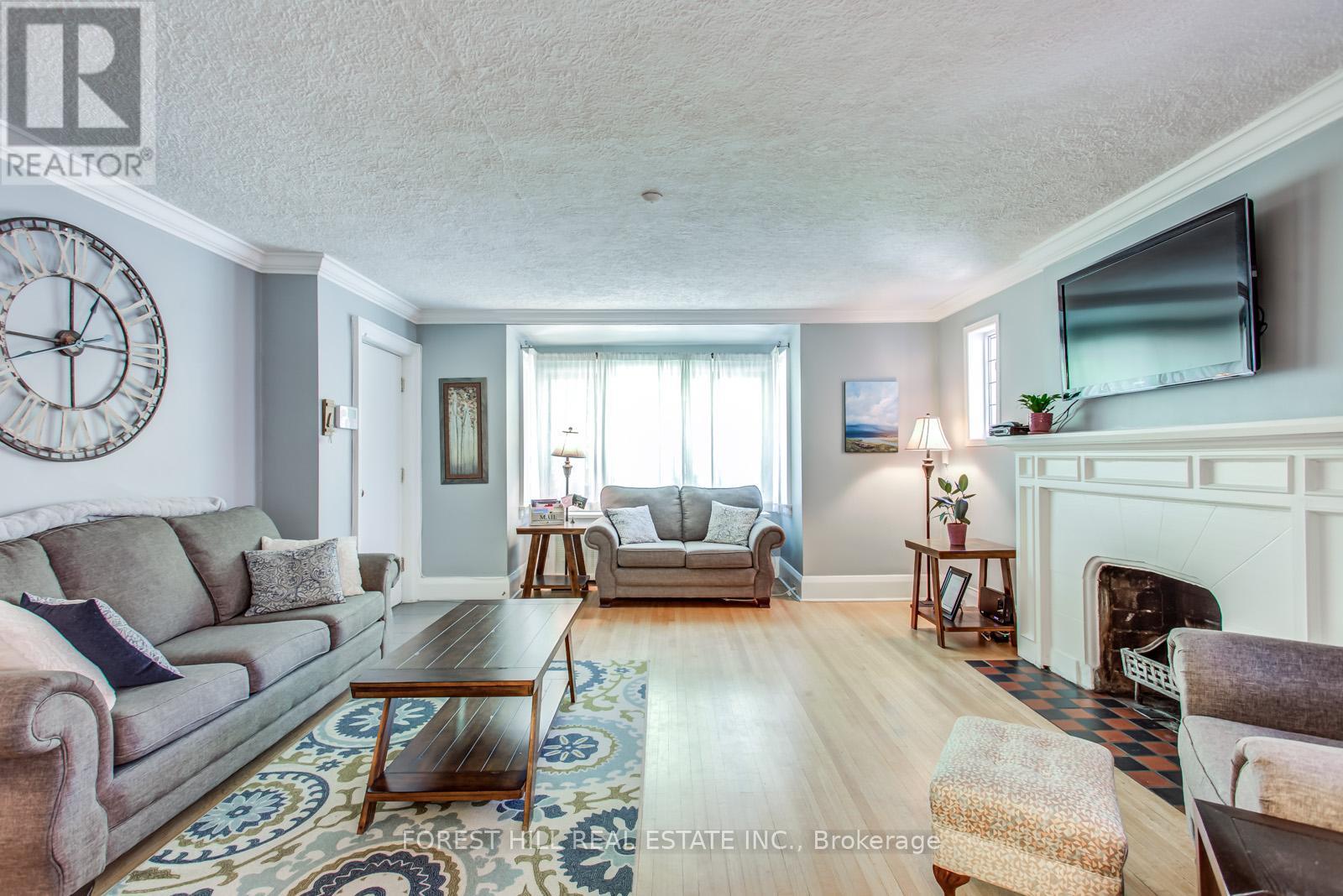 Main Fl - 73 Braemar Avenue, Toronto, Ontario  M5P 7L3 - Photo 5 - C12970370