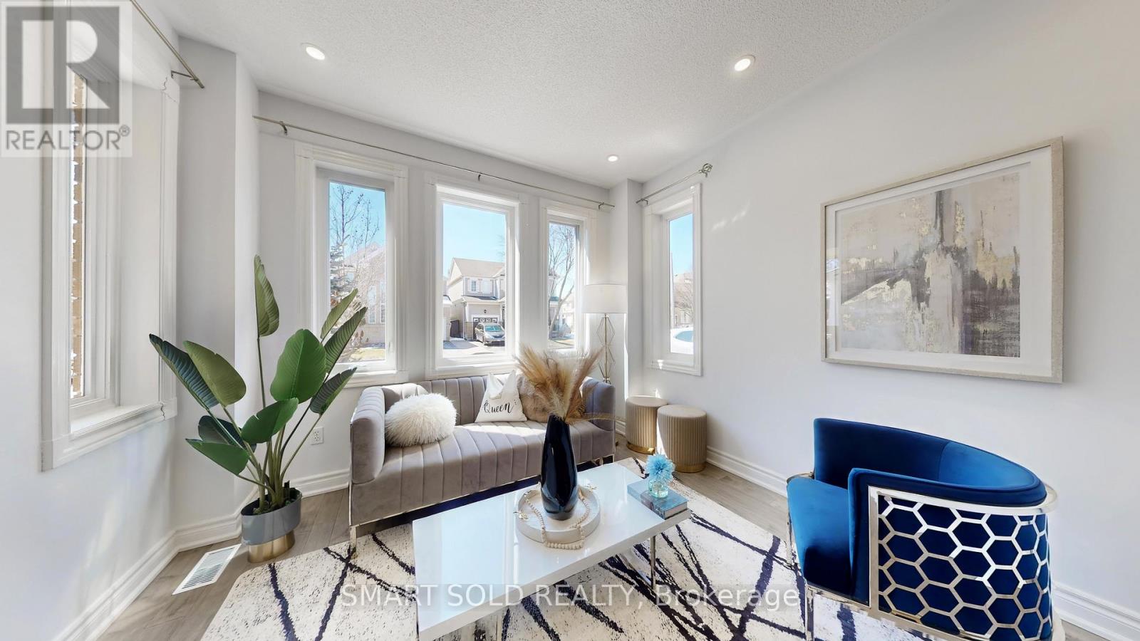 3 Manorwood Drive, Markham, Ontario  L6C 2S9 - Photo 4 - N12962864