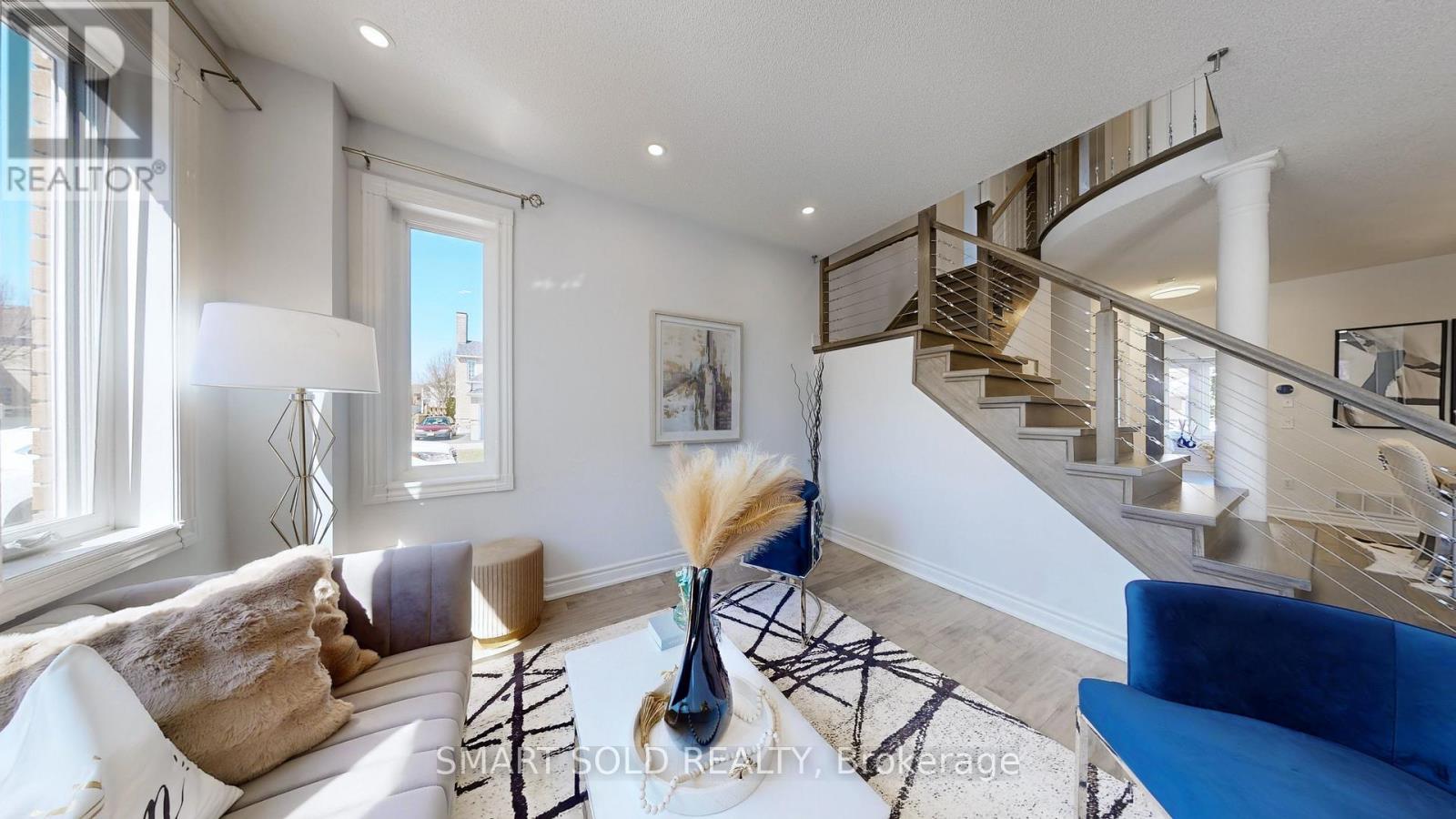 3 Manorwood Drive, Markham, Ontario  L6C 2S9 - Photo 6 - N12962864