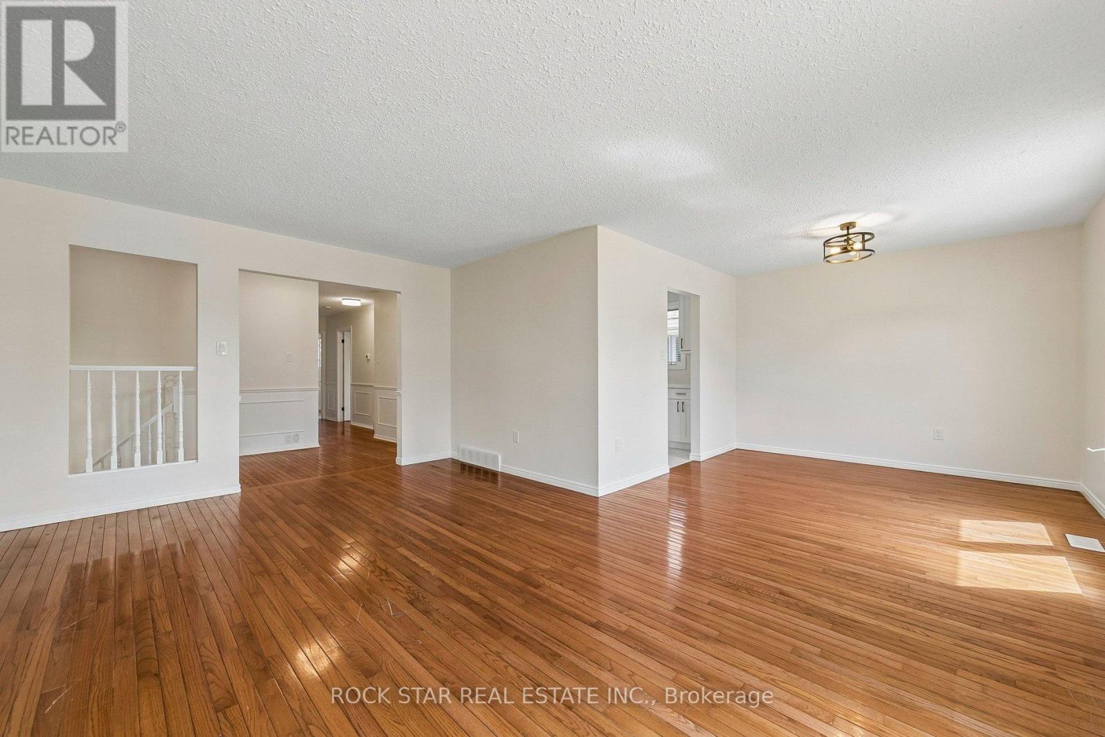 32 Lynwood Drive, Hamilton, Ontario  L8E 3E9 - Photo 11 - X12970668