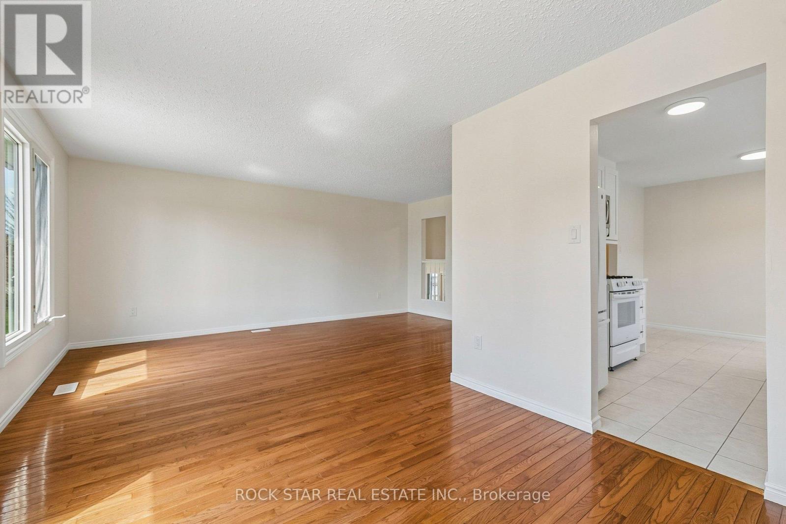 32 Lynwood Drive, Hamilton, Ontario  L8E 3E9 - Photo 12 - X12970668