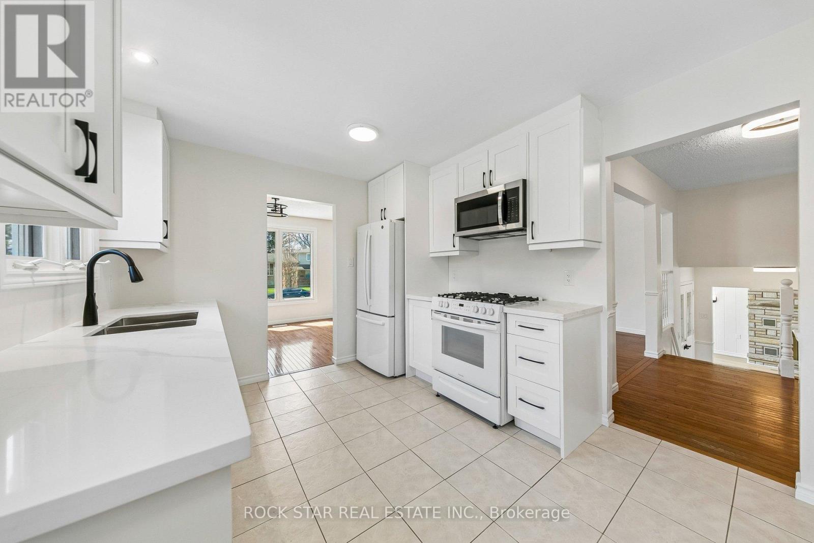 32 Lynwood Drive, Hamilton, Ontario  L8E 3E9 - Photo 17 - X12970668