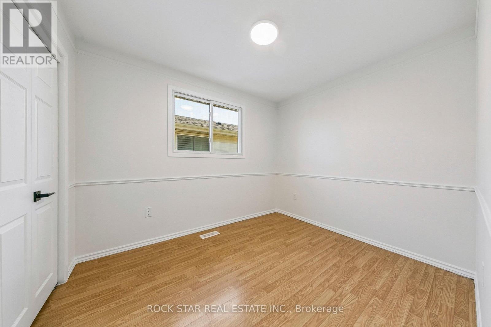 32 Lynwood Drive, Hamilton, Ontario  L8E 3E9 - Photo 18 - X12970668