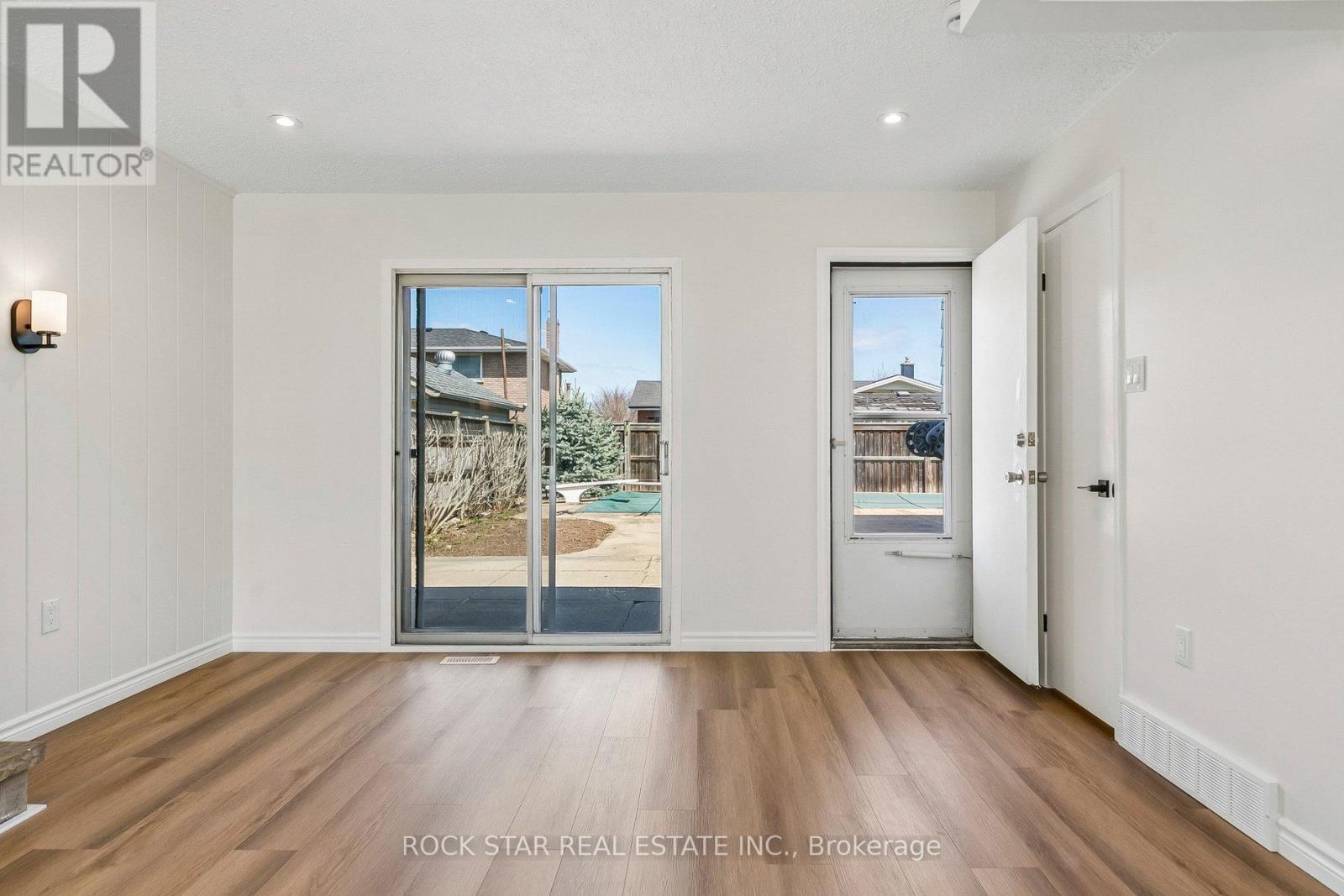 32 Lynwood Drive, Hamilton, Ontario  L8E 3E9 - Photo 6 - X12970668