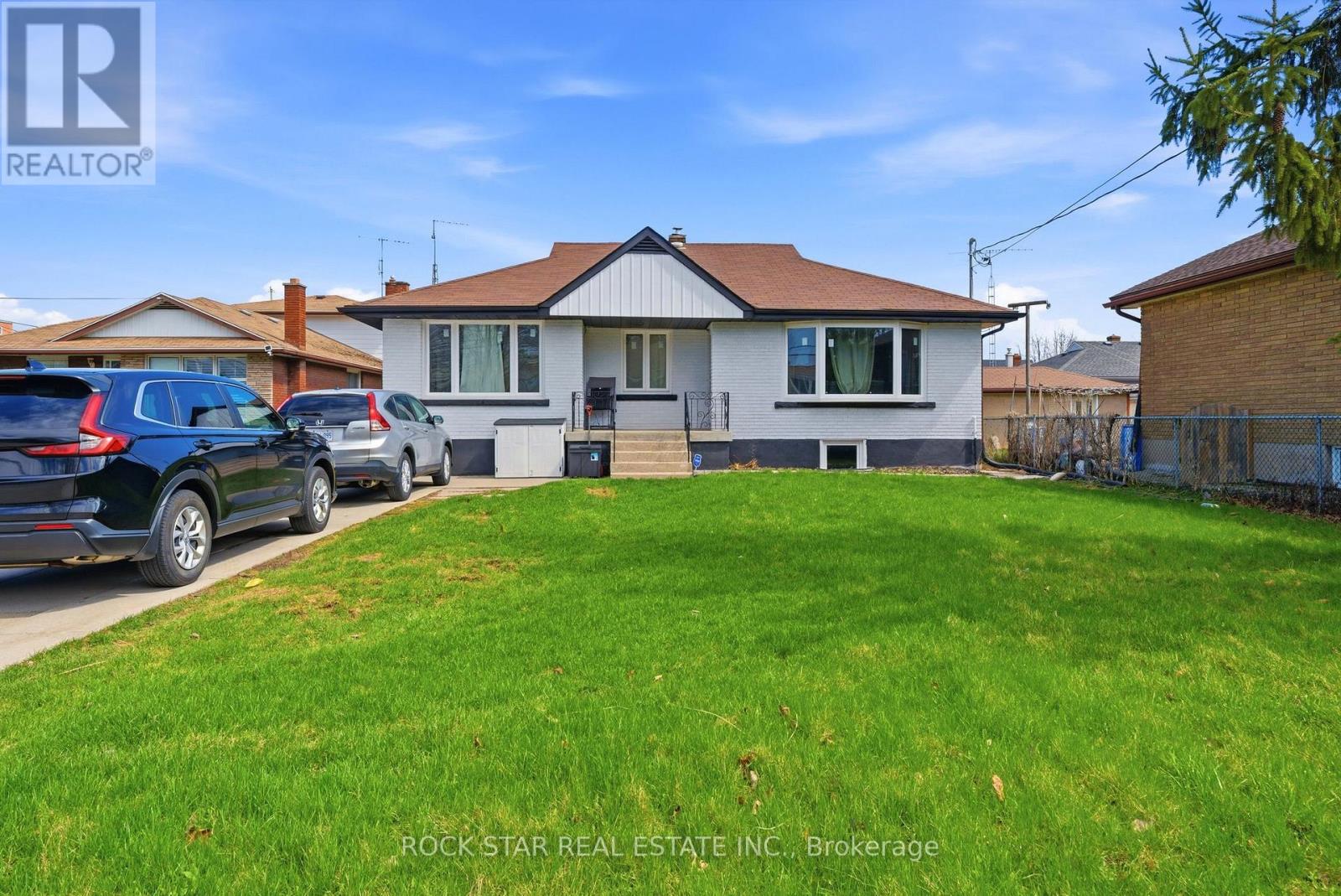 250 Grantham Avenue, St. Catharines, Ontario  L2M 4Z5 - Photo 2 - X12970760