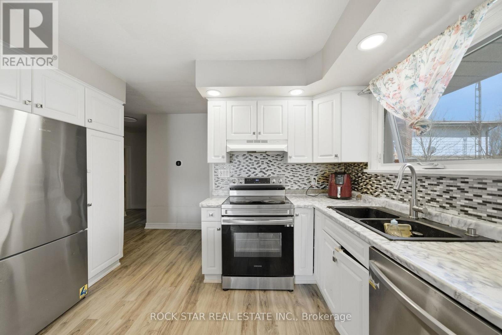 250 Grantham Avenue, St. Catharines, Ontario  L2M 4Z5 - Photo 9 - X12970760