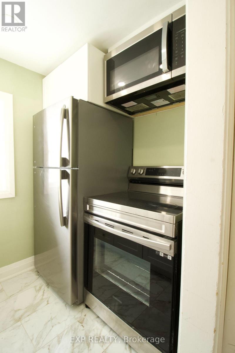 Second Floor - 1243 Langmuir Avenue, London East, Ontario  N5W 2G2 - Photo 10 - X12970782