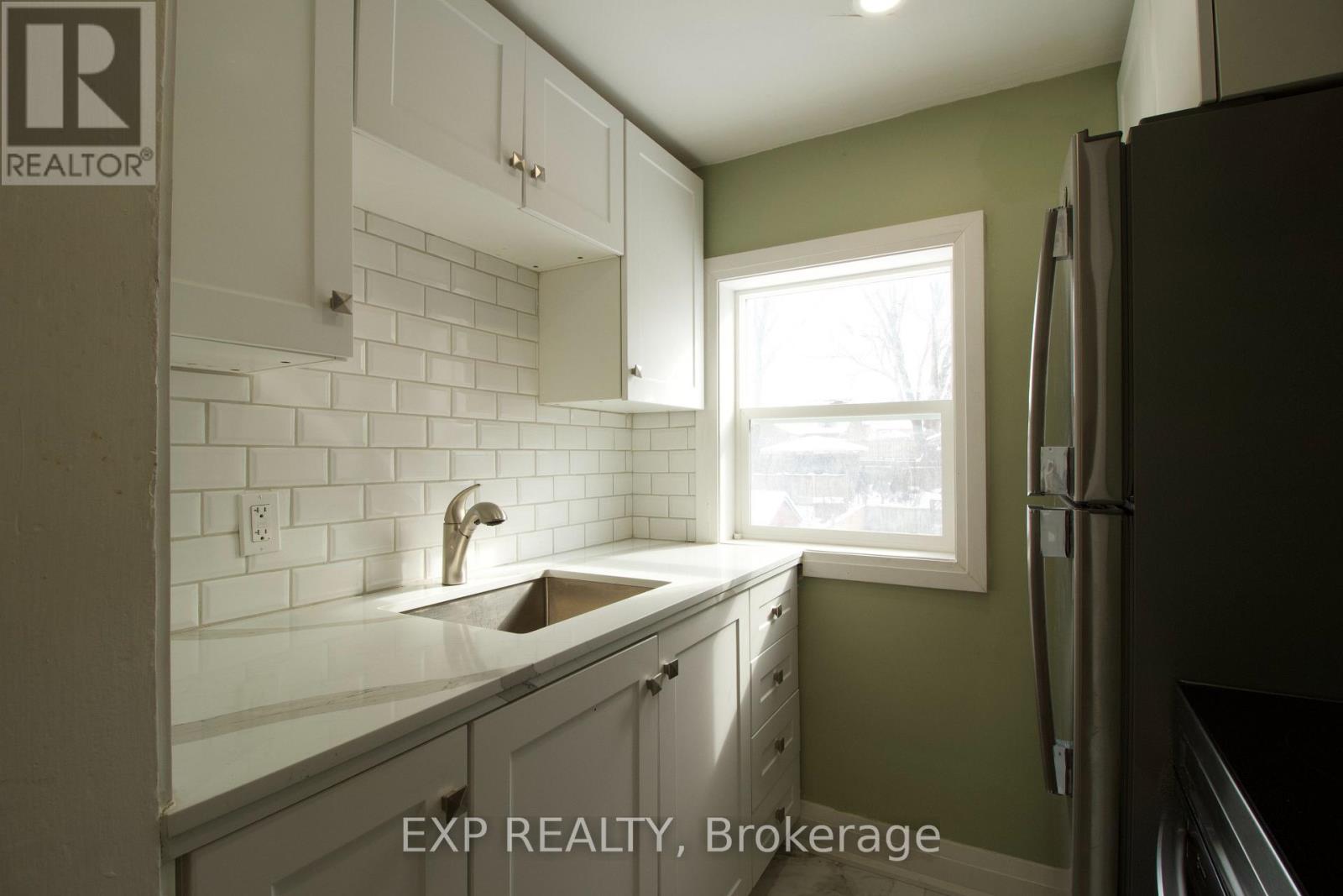 Second Floor - 1243 Langmuir Avenue, London East, Ontario  N5W 2G2 - Photo 8 - X12970782