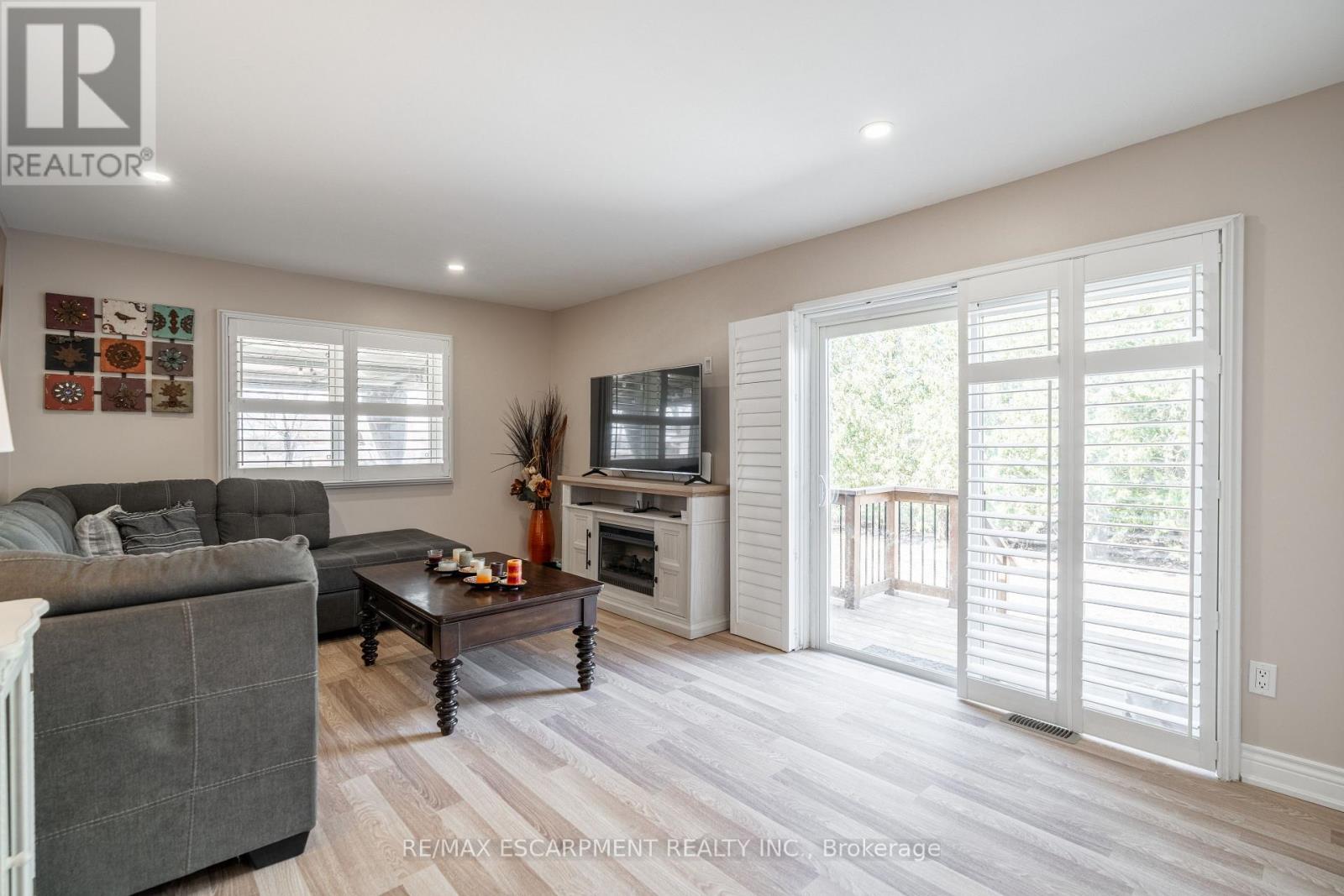 53 Third Road E, Hamilton, Ontario  L8J 3J5 - Photo 11 - X12970836