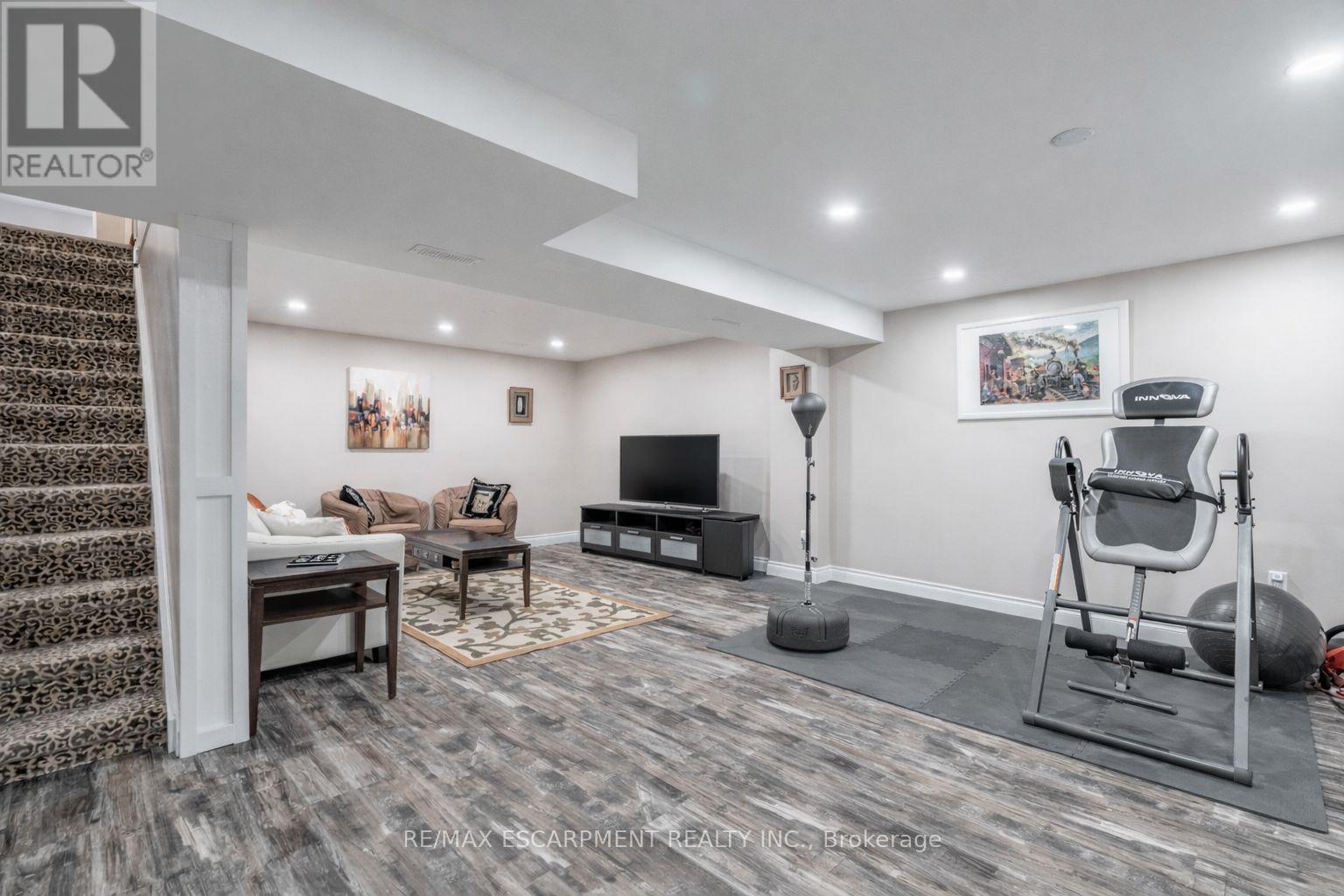 53 Third Road E, Hamilton, Ontario  L8J 3J5 - Photo 21 - X12970836