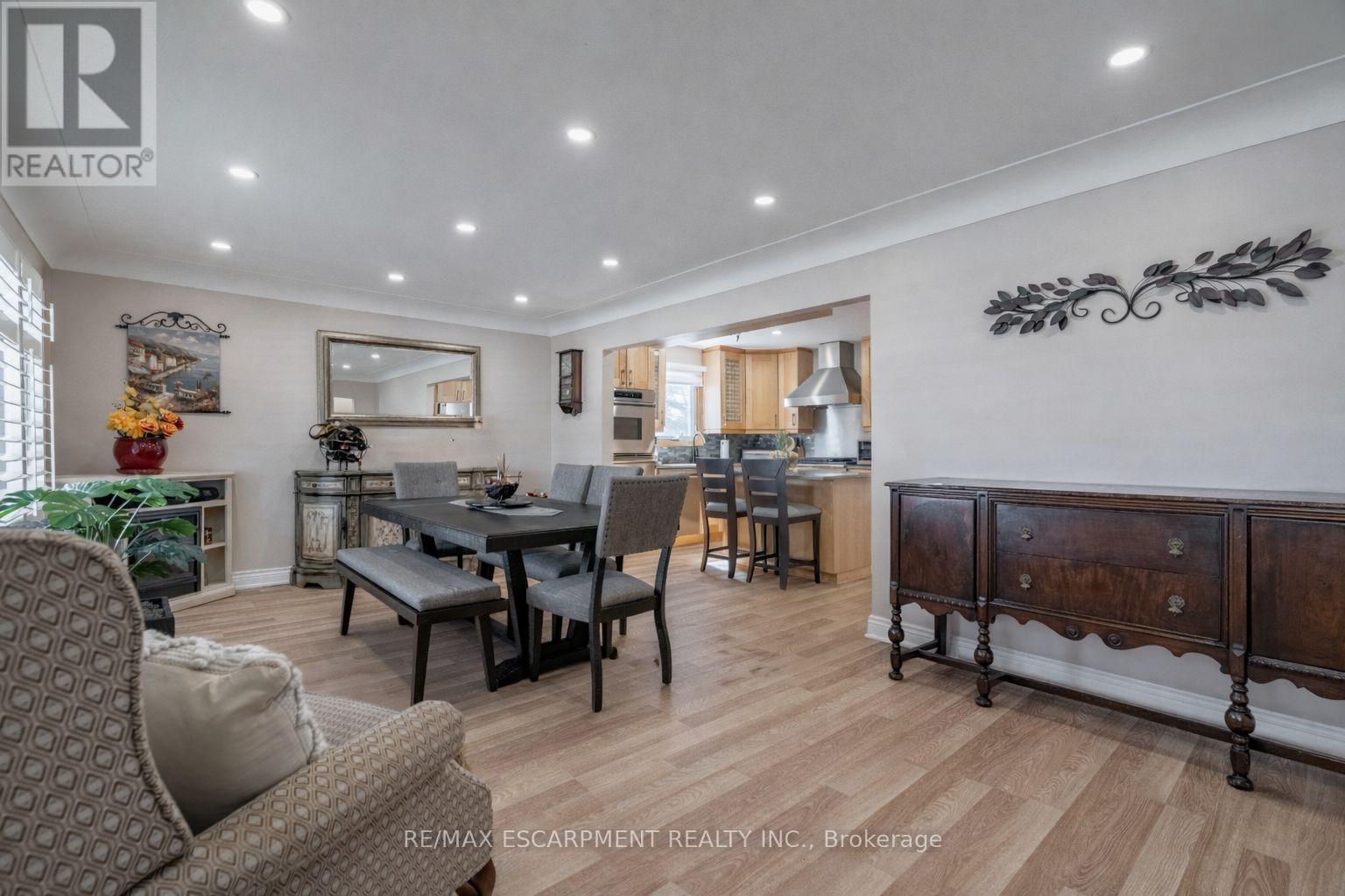 53 Third Road E, Hamilton, Ontario  L8J 3J5 - Photo 5 - X12970836