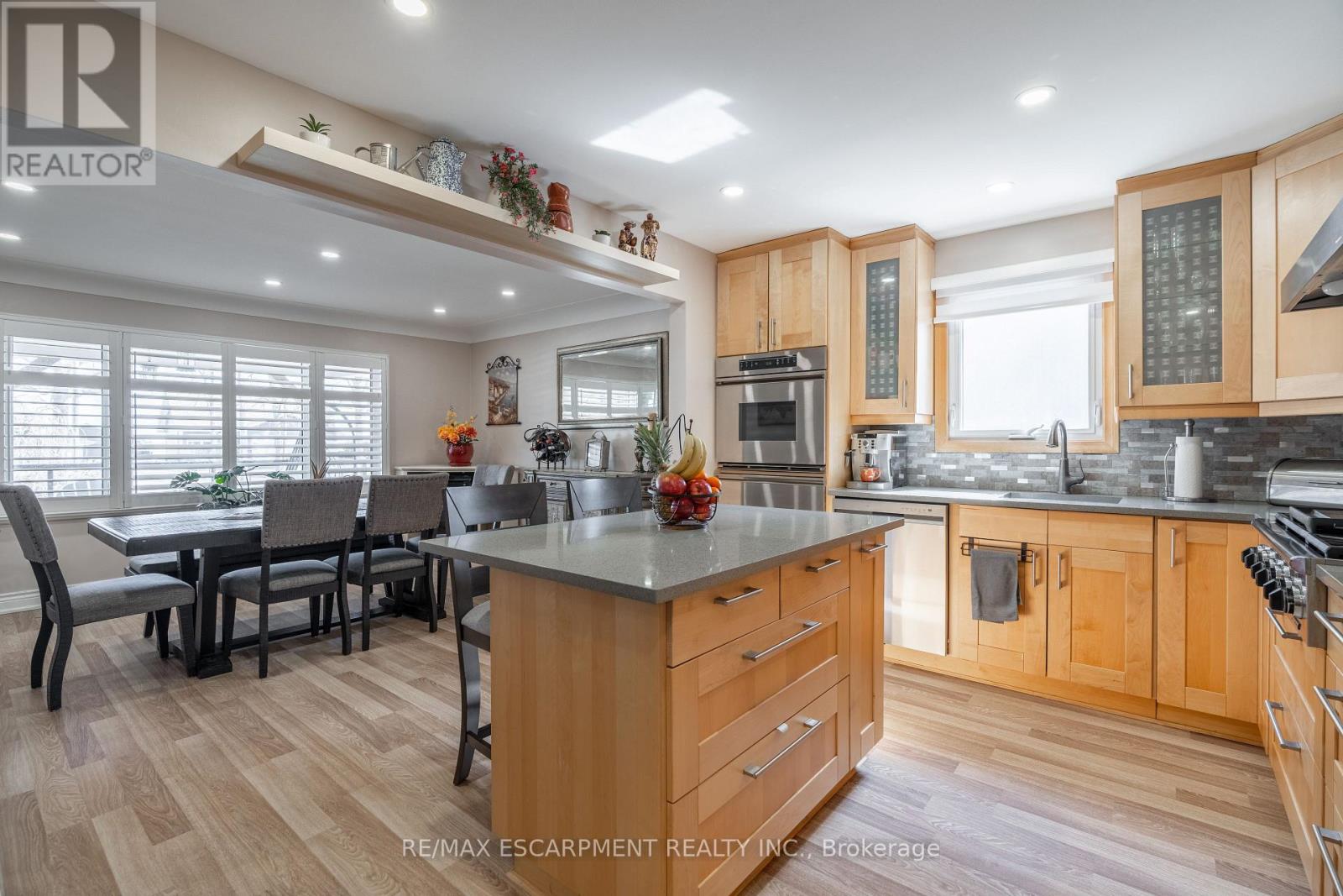 53 Third Road E, Hamilton, Ontario  L8J 3J5 - Photo 7 - X12970836