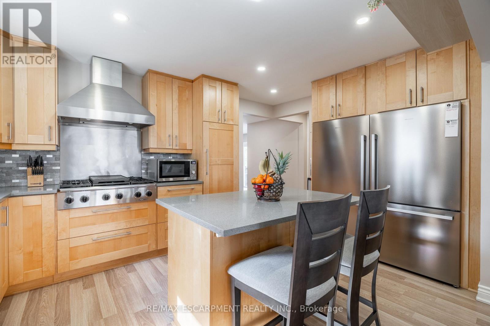 53 Third Road E, Hamilton, Ontario  L8J 3J5 - Photo 9 - X12970836