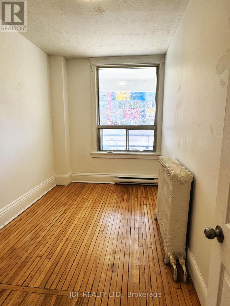 383 Lansdowne Avenue, Toronto, Ontario  M6H 3Y2 - Photo 6 - C12909846