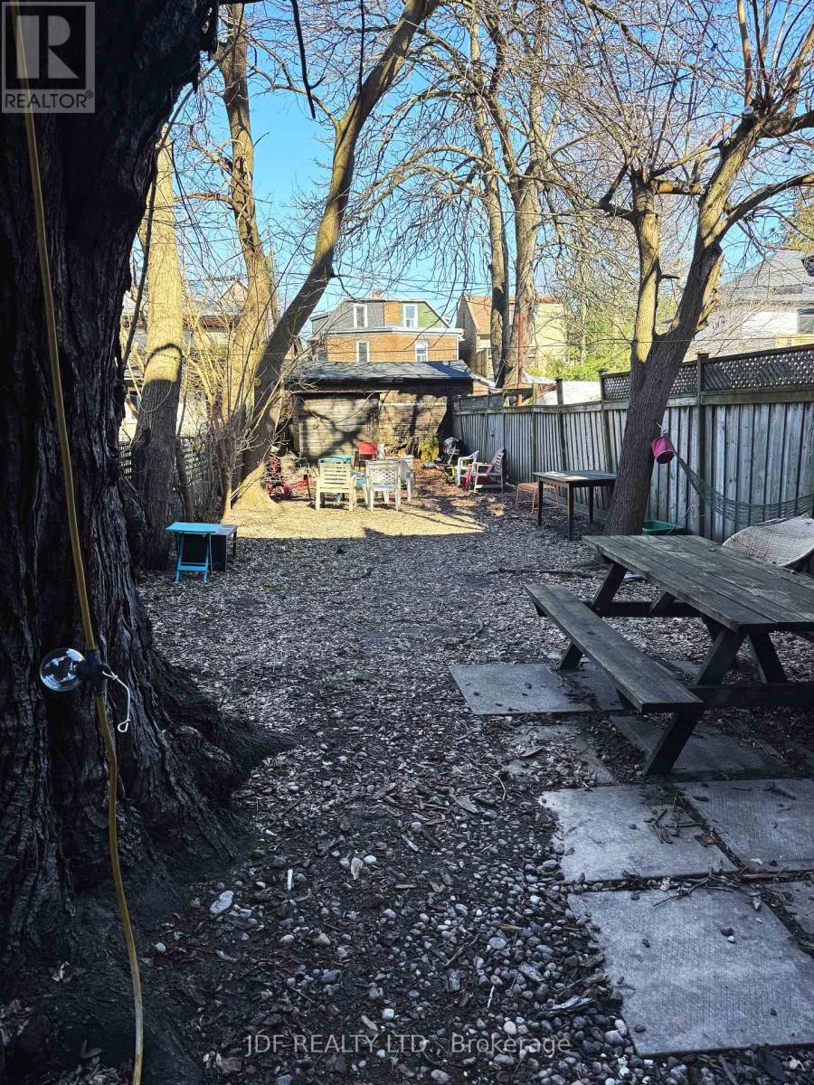 383 Lansdowne Avenue, Toronto, Ontario  M6H 3Y2 - Photo 25 - C12909846