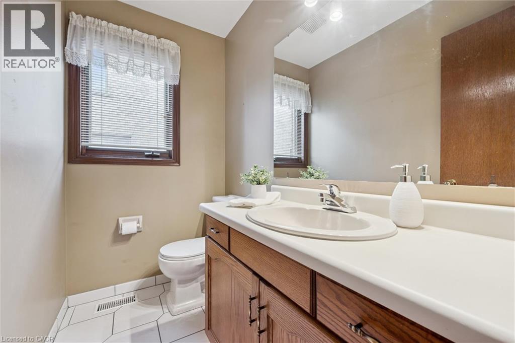 605 Stonebury Crescent, Waterloo, Ontario  N2K 3R2 - Photo 19 - 40818338