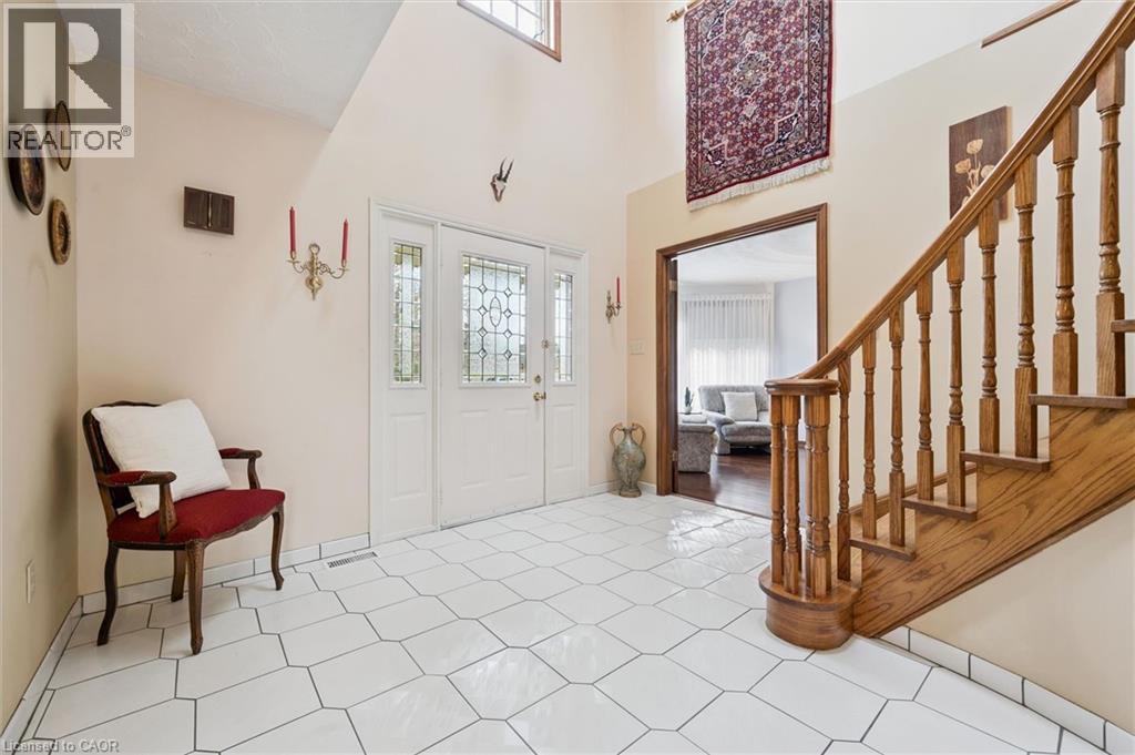 605 Stonebury Crescent, Waterloo, Ontario  N2K 3R2 - Photo 5 - 40818338