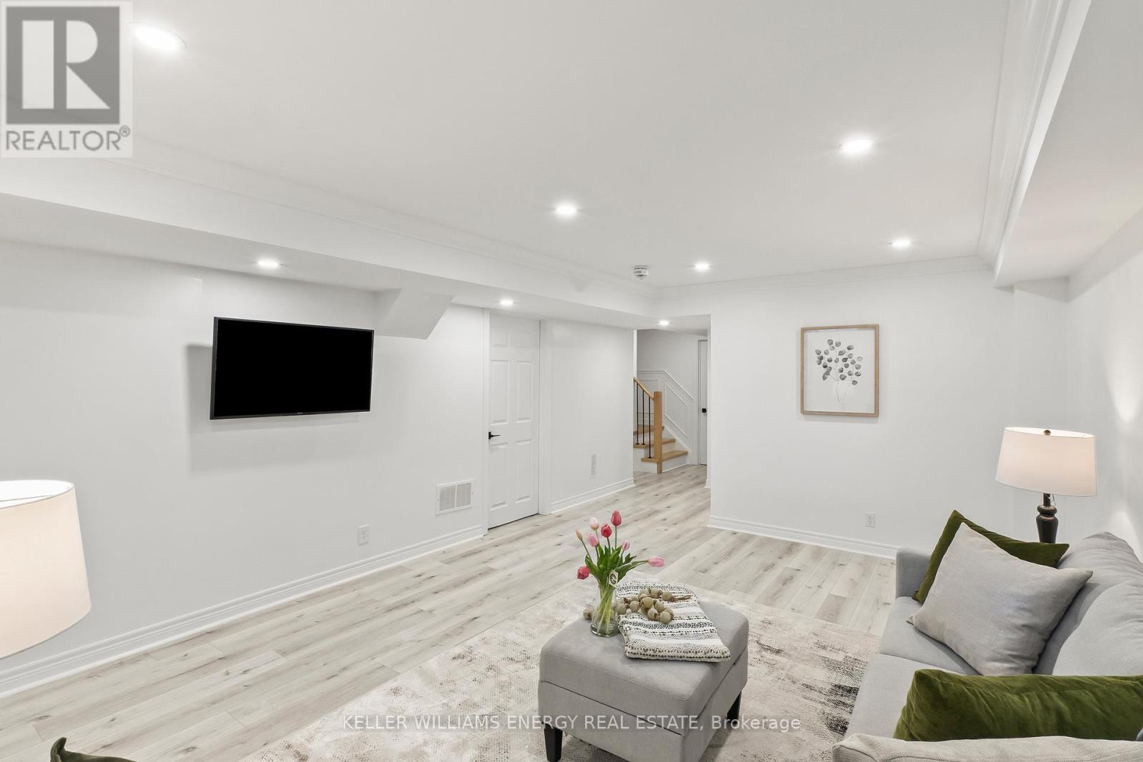 33 Tabaret Crescent, Oshawa, Ontario  L1L 0G5 - Photo 22 - E12971006