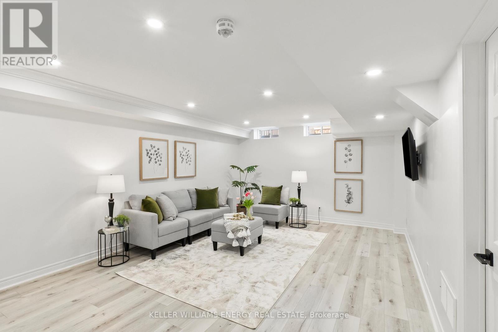 33 Tabaret Crescent, Oshawa, Ontario  L1L 0G5 - Photo 6 - E12971006